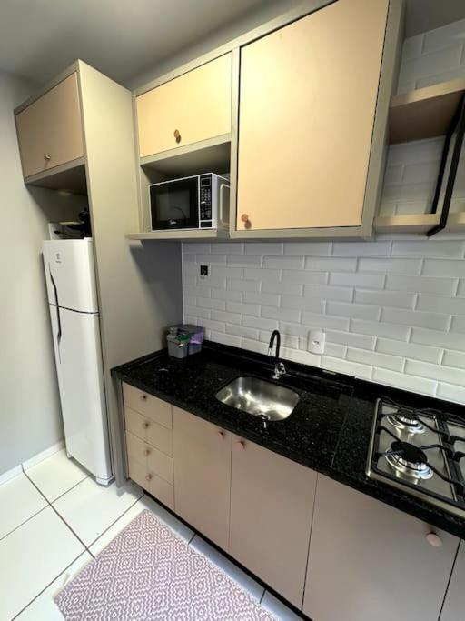 Condominio Solar Di Lucca Lindo Apartamento Com Ar Condicionado E Proximo A Uel ロンドリーナ エクステリア 写真